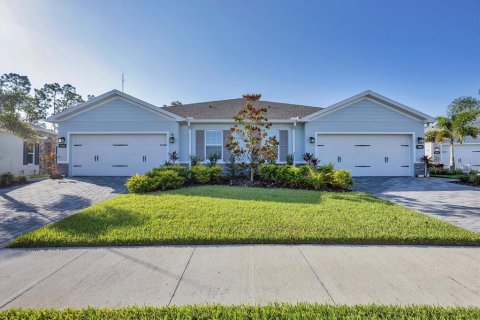 House in Port Charlotte, Florida 3 bedrooms, 140.75 sq.m. № 1904286 - photo 2