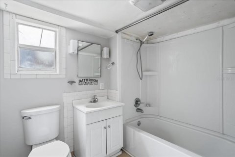 Propiedad comercial en venta en Winter Haven, Florida, 5 dormitorios, 280.1 m2 № 1912106 - foto 18