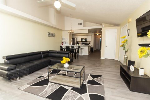 Condo in Kissimmee, Florida, 3 bedrooms  № 1915315 - photo 6