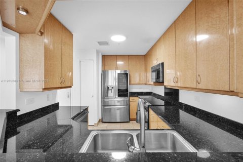Copropriété à louer à Miami, Floride: 3 chambres, 138.24 m2 № 1966442 - photo 5