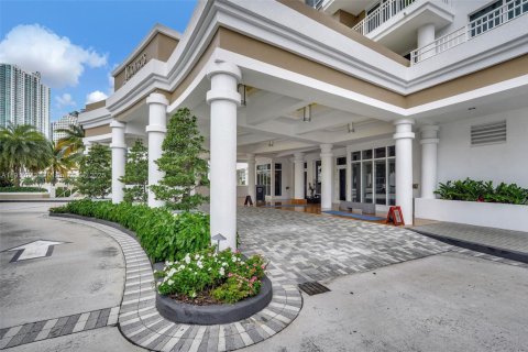 Copropriété à louer à Miami, Floride: 3 chambres, 138.24 m2 № 1966442 - photo 15