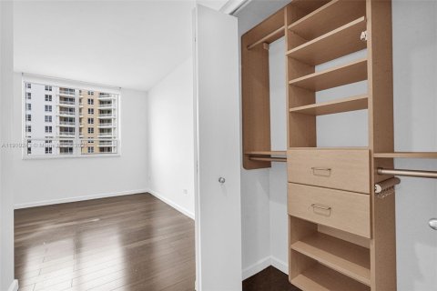 Copropriété à louer à Miami, Floride: 3 chambres, 138.24 m2 № 1966442 - photo 11