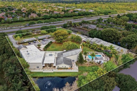 Immobilier commercial à Davie, Floride № 2245587