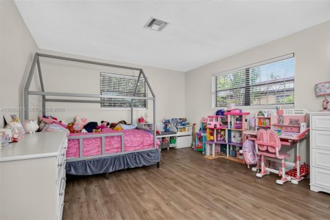 House in North Miami Beach, Florida 3 bedrooms, 207.26 sq.m. № 2175712 - photo 28