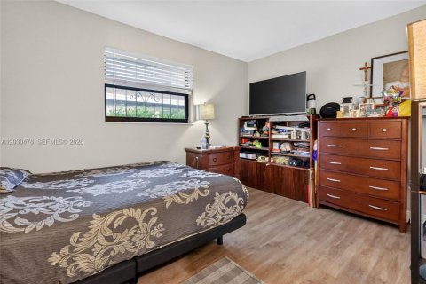 House in North Miami Beach, Florida 3 bedrooms, 207.26 sq.m. № 2175712 - photo 26