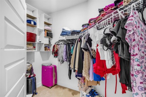 House in Miami Lakes, Florida 4 bedrooms, 264.49 sq.m. № 1956937 - photo 22