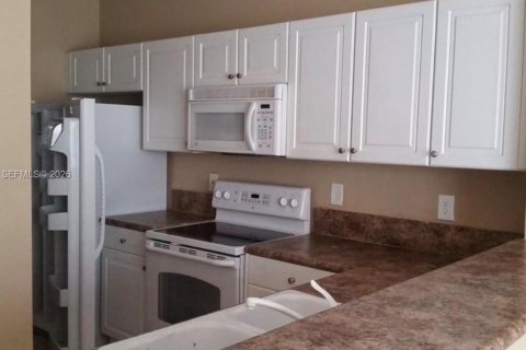 Купить таунхаус в Хомстед, Флорида 3 спальни, 123.1м2, № 2032123 - фото 8