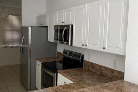 Купить таунхаус в Хомстед, Флорида 3 спальни, 123.1м2, № 2032123 - фото 7