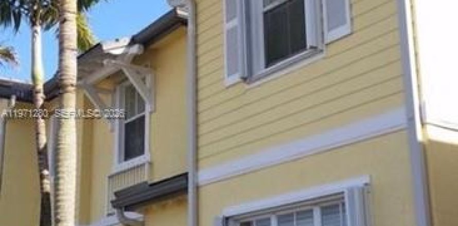 Таунхаус в Хомстед, Флорида 3 спальни, 123.1м2 № 2032123
