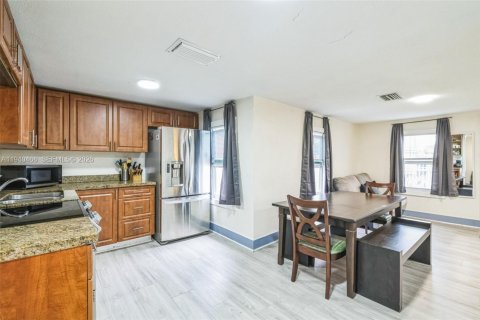 Купить виллу или дом в Майами, Флорида 2 спальни, 77.76м2, № 1998310 - фото 2