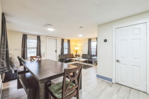 Купить виллу или дом в Майами, Флорида 2 спальни, 77.76м2, № 1998310 - фото 11