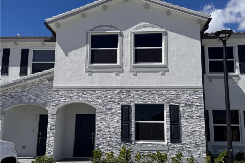 Touwnhouse à louer à Florida City, Floride: 4 chambres, 151.71 m2 № 1947833 - photo 3