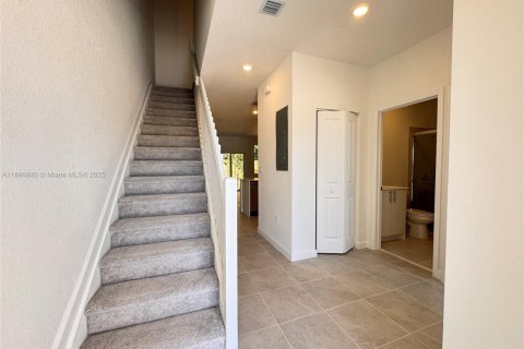 Touwnhouse à louer à Florida City, Floride: 4 chambres, 151.71 m2 № 1947833 - photo 6