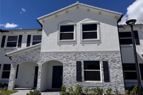 Touwnhouse à louer à Florida City, Floride: 4 chambres, 151.71 m2 № 1947833 - photo 2