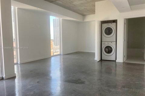 Снять в аренду кондоминиум в Майами, Флорида 1 спальня, 52.4м2, № 2004730 - фото 9