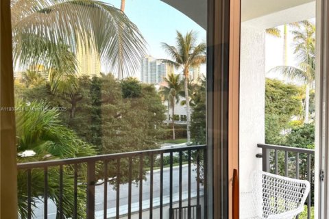 Townhouse in Hollywood, Florida 3 bedrooms, 236.34 sq.m. № 1741279 - photo 8