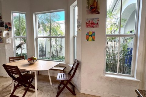 Townhouse in Hollywood, Florida 3 bedrooms, 236.34 sq.m. № 1741279 - photo 20