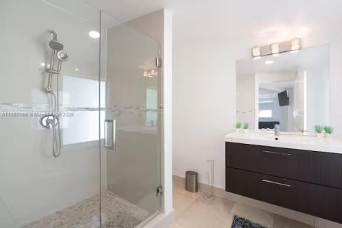 Casa en venta en North Miami Beach, Florida, 4 dormitorios, 203.46 m2 № 1942214 - foto 21