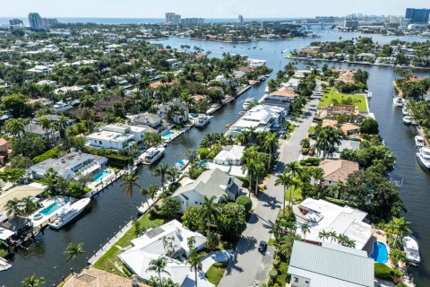Casa en venta en Fort Lauderdale, Florida, 3 dormitorios, 220.18 m2 № 2352072 - foto 24