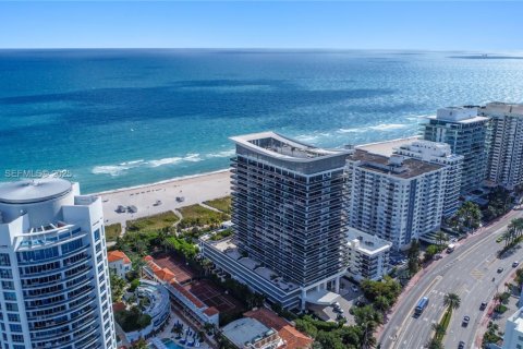 Condo in Miami Beach, Florida, 2 bedrooms  № 1994069 - photo 16