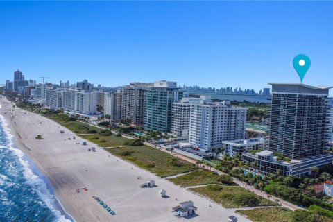 Condo in Miami Beach, Florida, 2 bedrooms  № 1994069 - photo 13