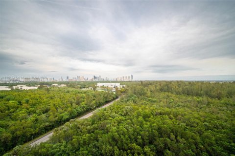 Condominio en venta en North Miami, Florida, 3 dormitorios, 167.32 m2 № 1712137 - foto 13