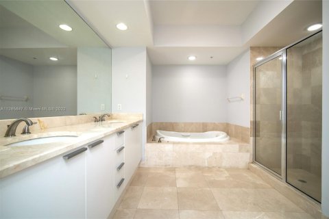 Condominio en venta en North Miami, Florida, 3 dormitorios, 167.32 m2 № 1712137 - foto 20