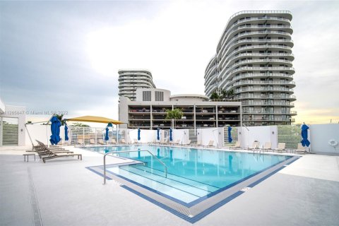 Condominio en venta en North Miami, Florida, 3 dormitorios, 167.32 m2 № 1712137 - foto 6