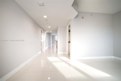 Condominio en venta en North Miami, Florida, 3 dormitorios, 167.32 m2 № 1712137 - foto 18