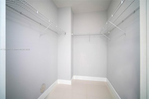 Condominio en venta en North Miami, Florida, 3 dormitorios, 167.32 m2 № 1712137 - foto 25