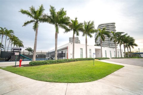 Condominio en venta en North Miami, Florida, 3 dormitorios, 167.32 m2 № 1712137 - foto 8