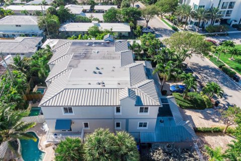 Townhouse in Lauderdale-by-the-Sea, Florida 4 bedrooms, 260.87 sq.m. № 1187024 - photo 1