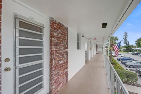 Copropriété à vendre à Pompano Beach, Floride: 1 chambre, 55.74 m2 № 2190760 - photo 2