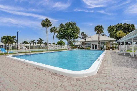 Copropriété à vendre à Pompano Beach, Floride: 1 chambre, 55.74 m2 № 2190760 - photo 29