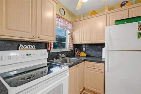 Copropriété à vendre à Pompano Beach, Floride: 1 chambre, 55.74 m2 № 2190760 - photo 4