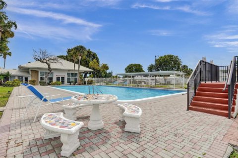 Copropriété à vendre à Pompano Beach, Floride: 1 chambre, 55.74 m2 № 2190760 - photo 30