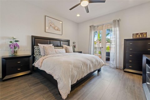 Condo in Pembroke Pines, Florida, 3 bedrooms  № 1955911 - photo 11