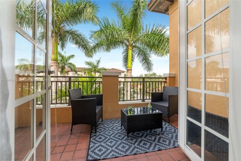 Condo in Pembroke Pines, Florida, 3 bedrooms  № 1955911 - photo 13