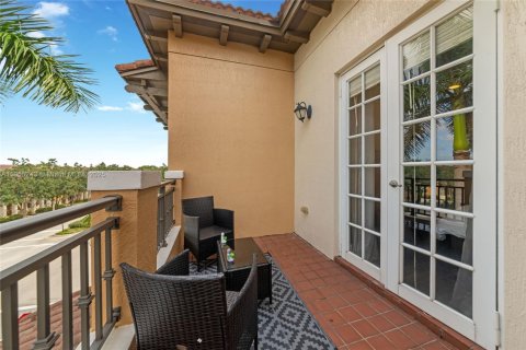 Condo in Pembroke Pines, Florida, 3 bedrooms  № 1955911 - photo 14