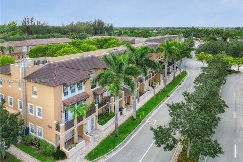 Condo in Pembroke Pines, Florida, 3 bedrooms  № 1955911 - photo 15