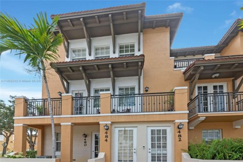 Condo in Pembroke Pines, Florida, 3 bedrooms  № 1955911 - photo 16