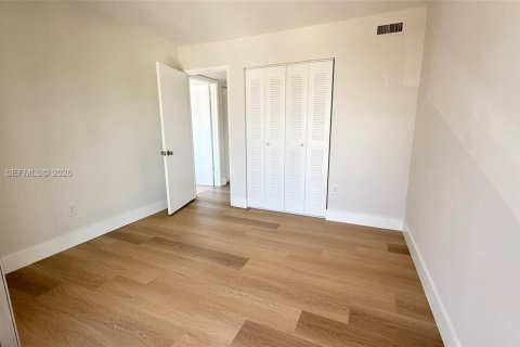 Condominio en alquiler en Miami, Florida, 2 dormitorios, 80.82 m2 № 2026121 - foto 6