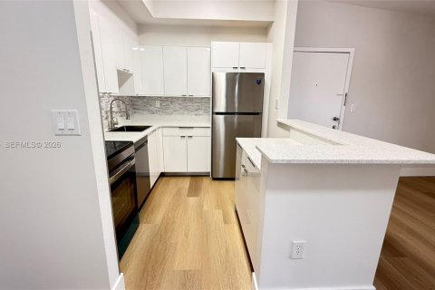 Condominio en alquiler en Miami, Florida, 2 dormitorios, 80.82 m2 № 2026121 - foto 3