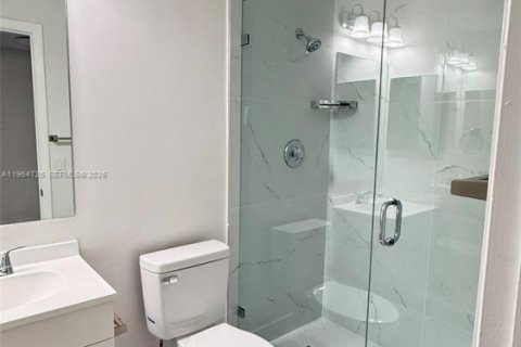 Condominio en alquiler en Miami, Florida, 2 dormitorios, 80.82 m2 № 2026121 - foto 7