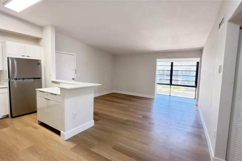 Condominio en alquiler en Miami, Florida, 2 dormitorios, 80.82 m2 № 2026121 - foto 5