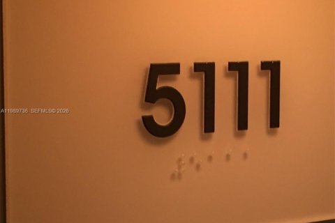 Купить кондоминиум в Майами, Флорида 1 спальня, 75.81м2, № 2051730 - фото 19