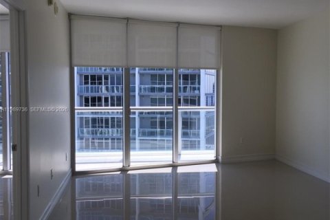 Купить кондоминиум в Майами, Флорида 1 спальня, 75.81м2, № 2051730 - фото 4