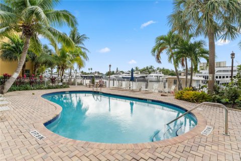 Condo in Fort Lauderdale, Florida, 1 bedroom  № 2018769 - photo 13