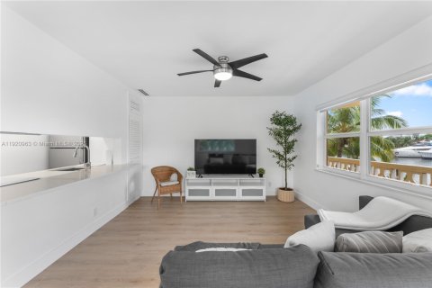Condo in Fort Lauderdale, Florida, 1 bedroom № 2018769