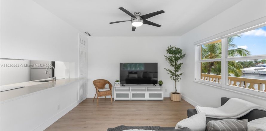 Condo in Fort Lauderdale, Florida, 1 bedroom  № 2018769